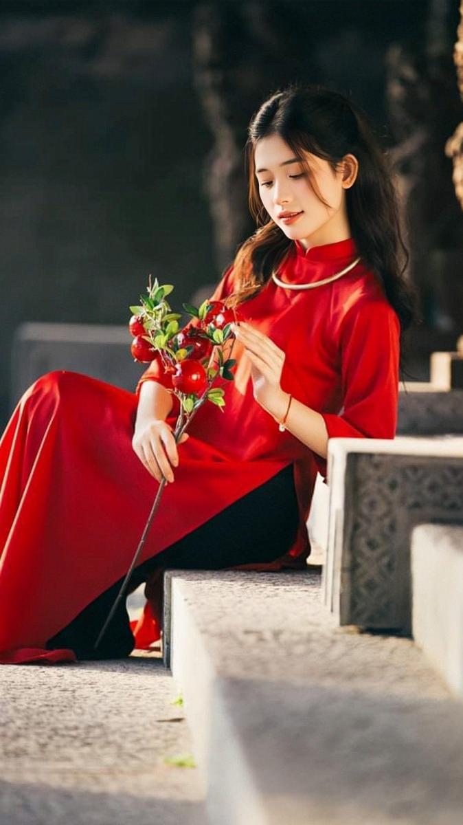 Gái xinh cosplay trong bộ đầm đỏ thời trang