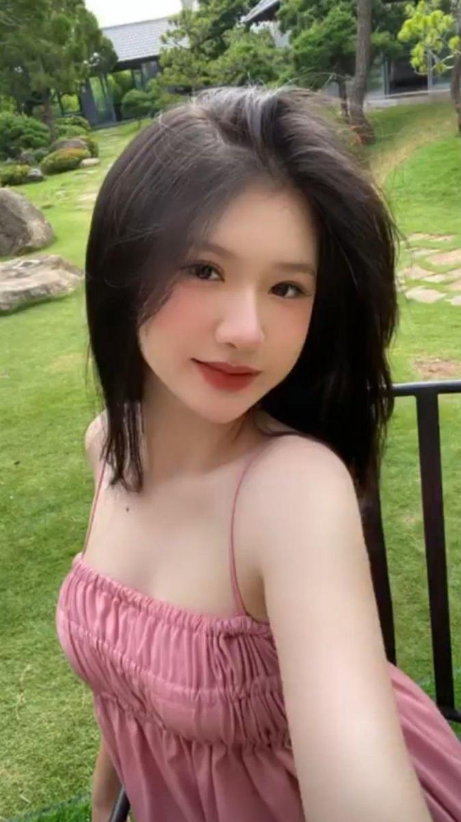 Gái Xinh Tóc Ngắn