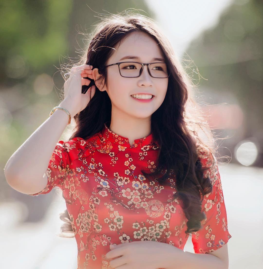 Gái xinh không mặc đồ và gái xinh mặc đồ lót