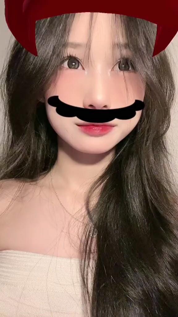 Ảnh gái xinh mũ to đẹp lung linh