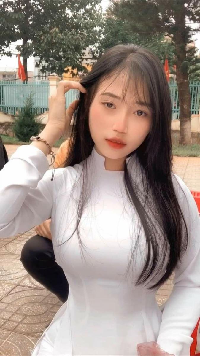 Ảnh cô gái xinh đẹp với ngực to mới sắc đẹp