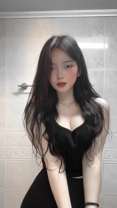 Gái xinh tiktok bikini khoe sắc đẹp trên douyin