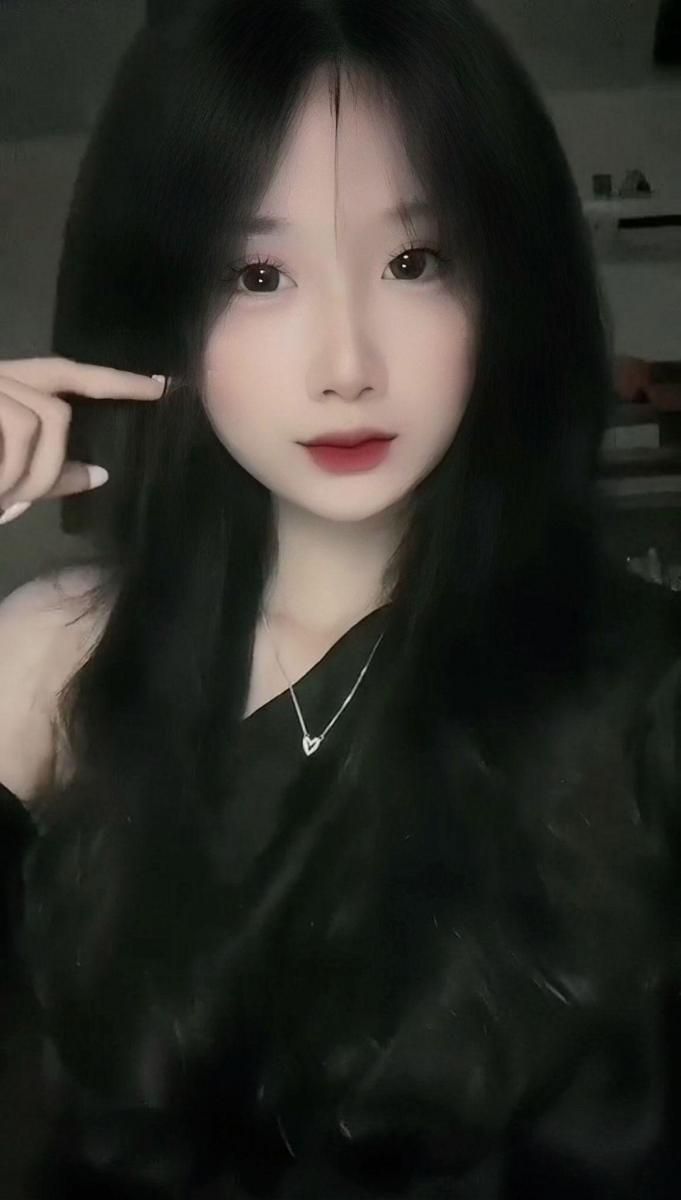 Gái Xinh Tóc Ngắn Ngầu Và