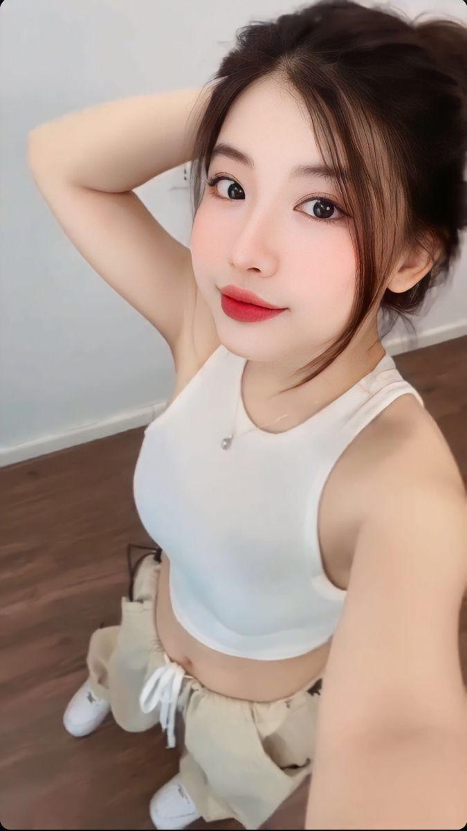 Gái Xinh Sexy Với Ngực To Và Vẻ