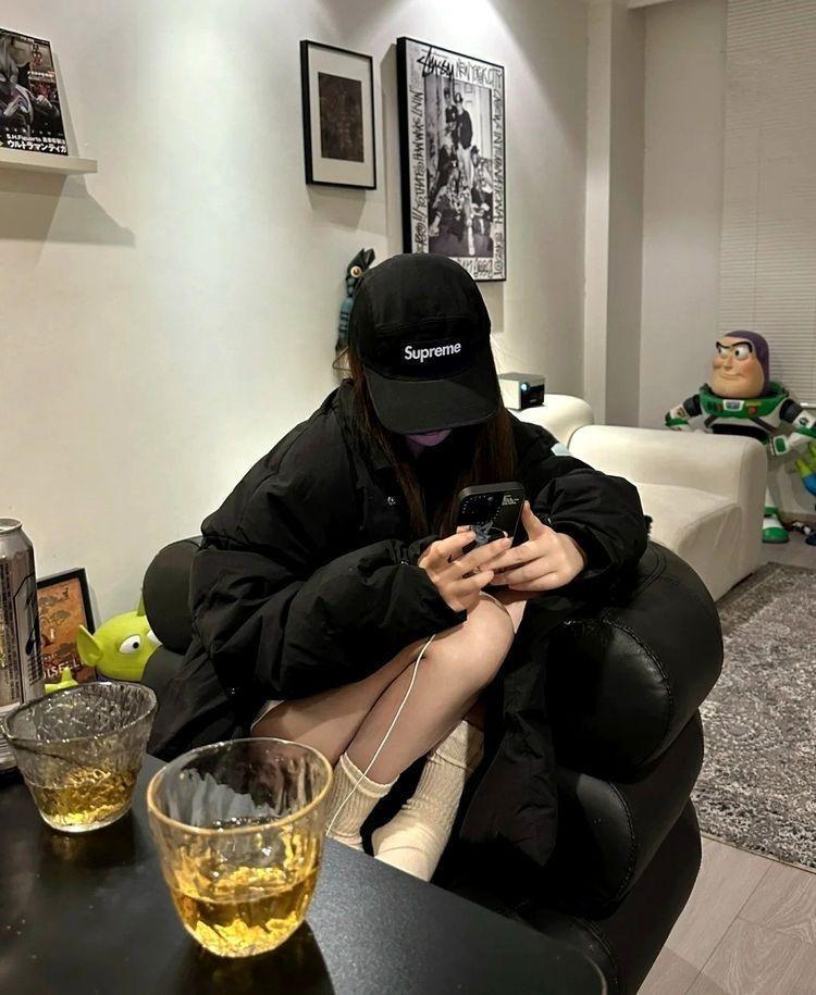 Ảnh gái nóng bỏng với hình gái xinh buồn