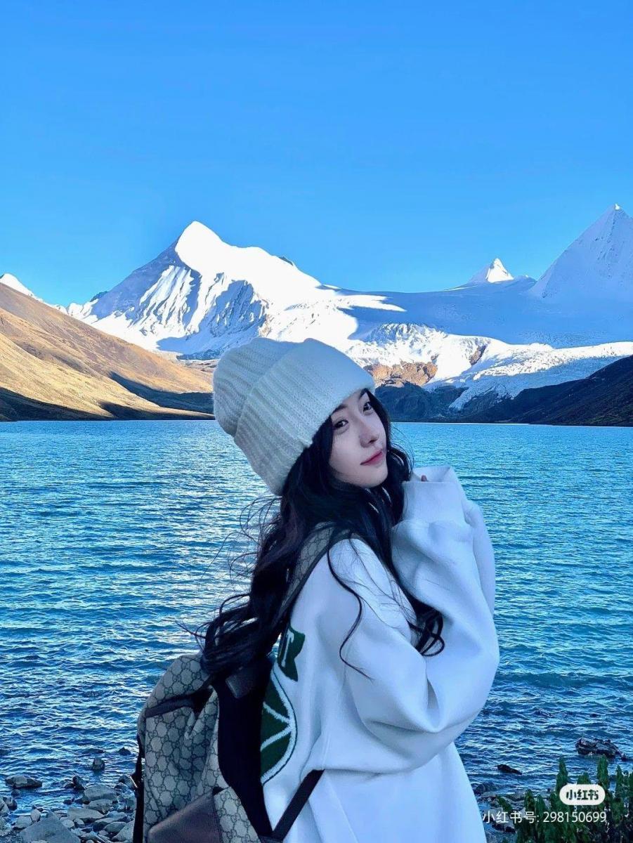 Hình nữ xinh với ngực to mùa đông nu cuoi