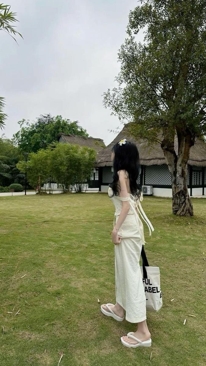 Gái xinh cởi quần trong bộ sưu tập mùa xuân