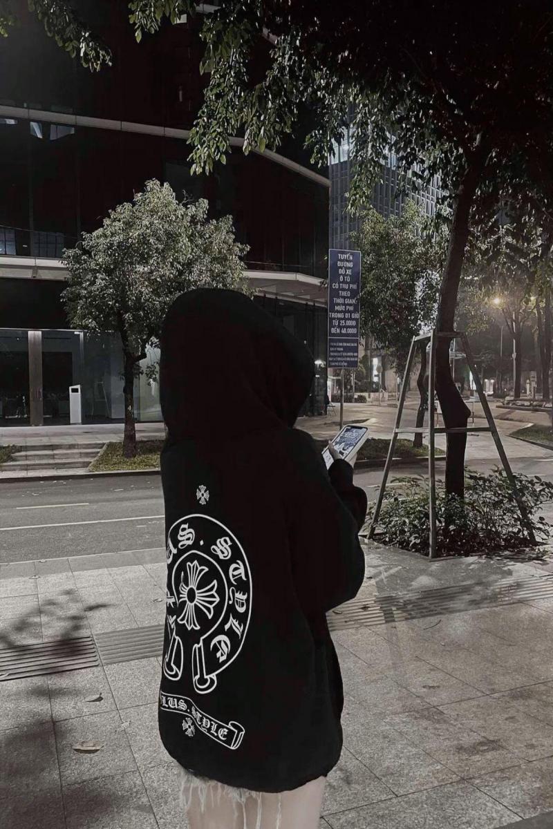 Gái xinh khoe ngực trong áo khoác đẹp