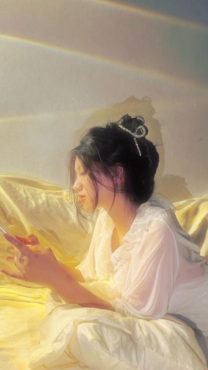 Ảnh gái xinh răng khểnh nghệ thuật thi giác tranh màu nước
