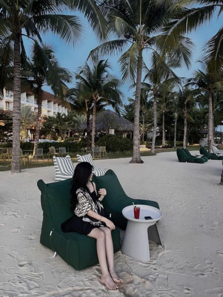 Gái xinh mặc nội y ngồi thời gian rảnh rỗi