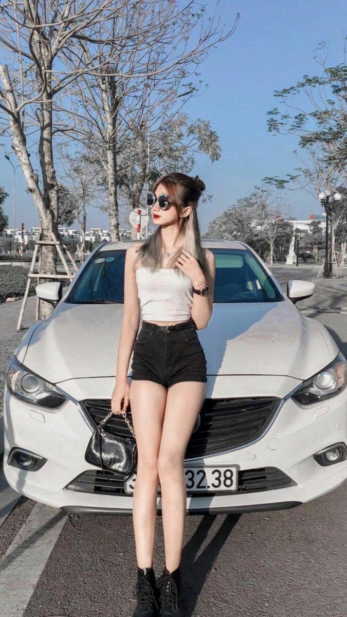 Ảnh gái xinh đeo kính bikini và cute