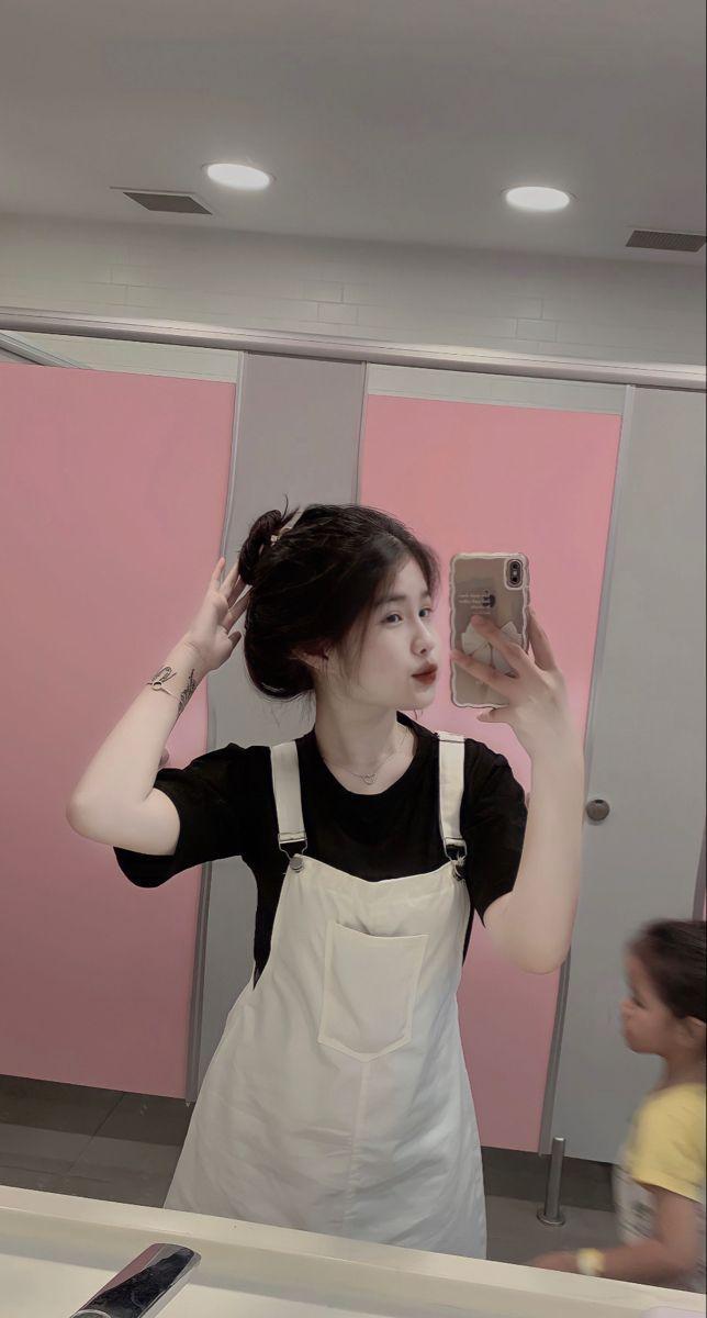 Gái xinh đang ngủ trong bộ đồ ngủ quyến rũ