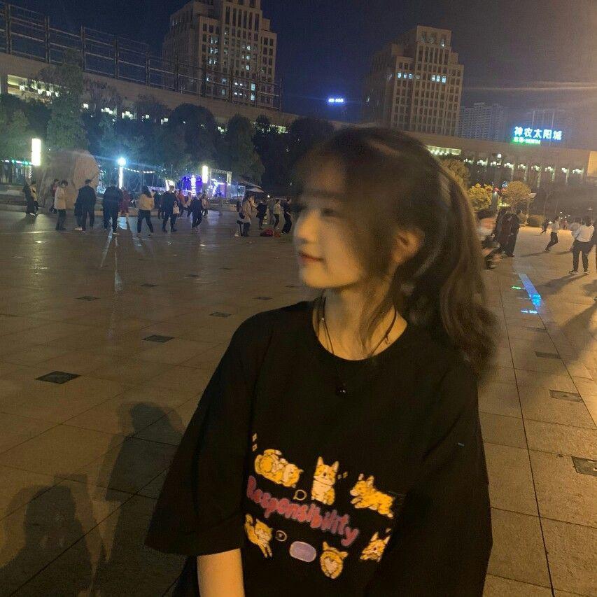 Ảnh nữ xinh cute - Gái xinh mlem đêm vui vẻ