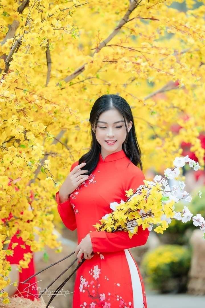 Ảnh nữ xinh cute trong bộ đồ đỏ, ngầu và quyến rũ
