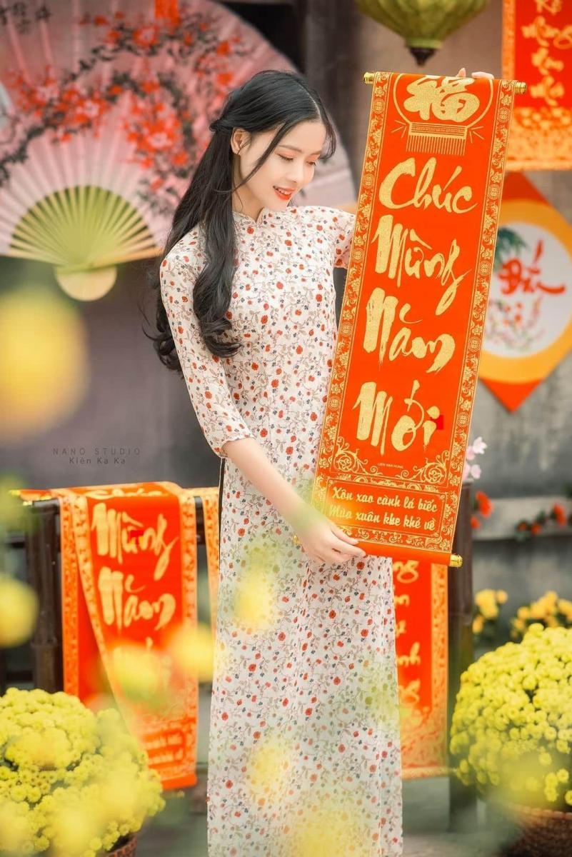 Gái Xinh Mặc Váy Ngắn Tôn Lên Vẻ
