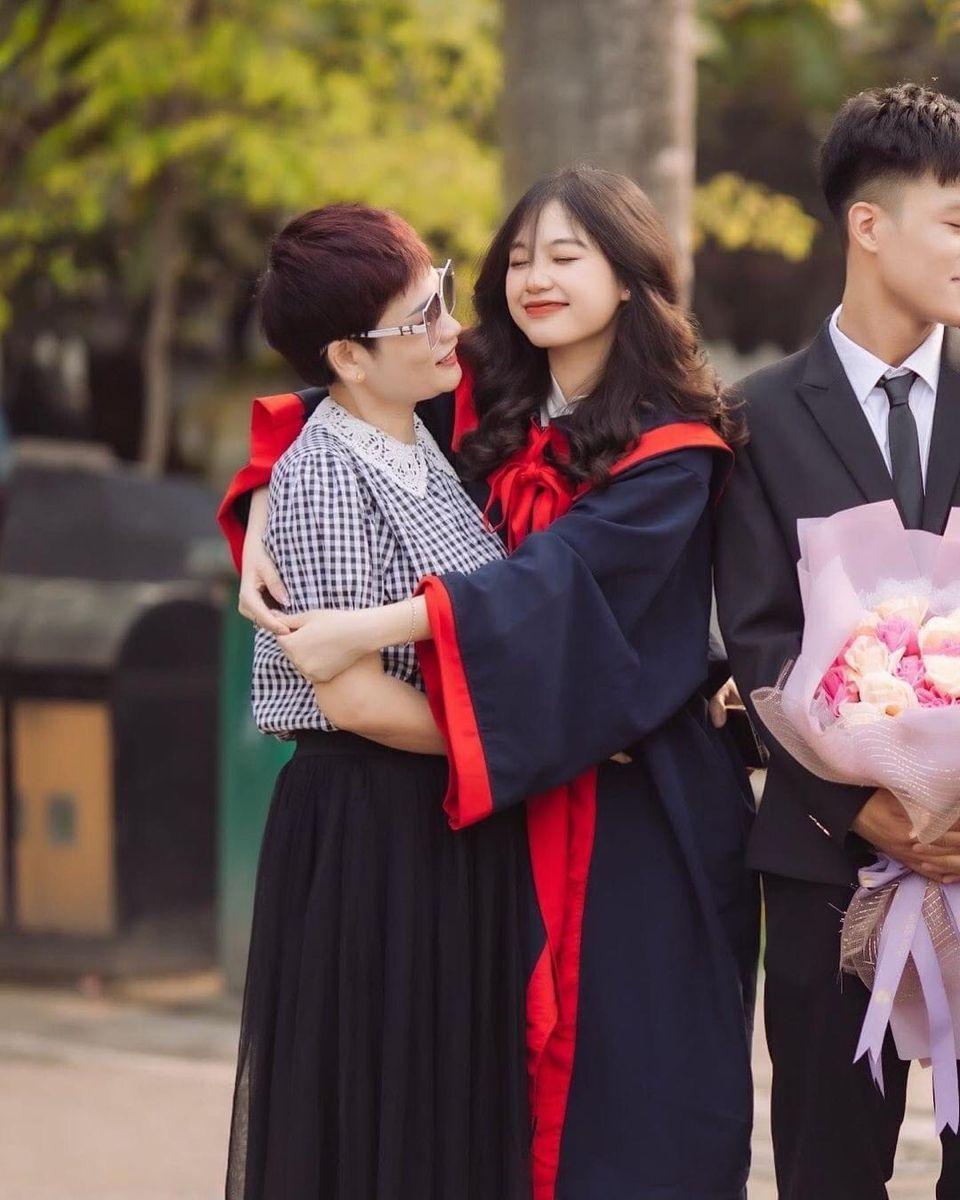 Ảnh gái xinh học đường trong trang phục đi học