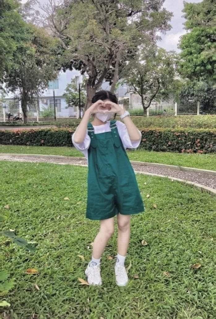 Gái xinh khoe hàng trong bộ cosplay liên quân