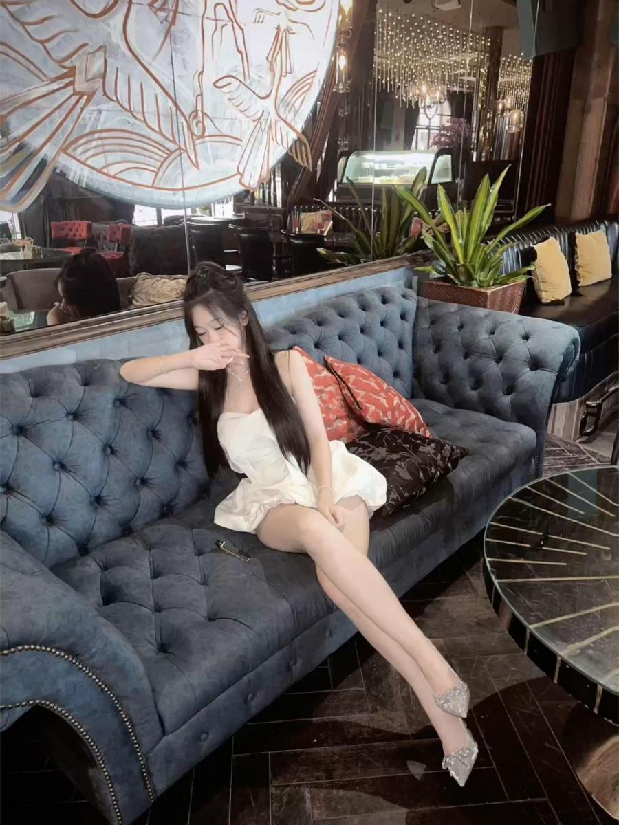 Ảnh gái đẹp sinh nhật trong nội y xinh xắn