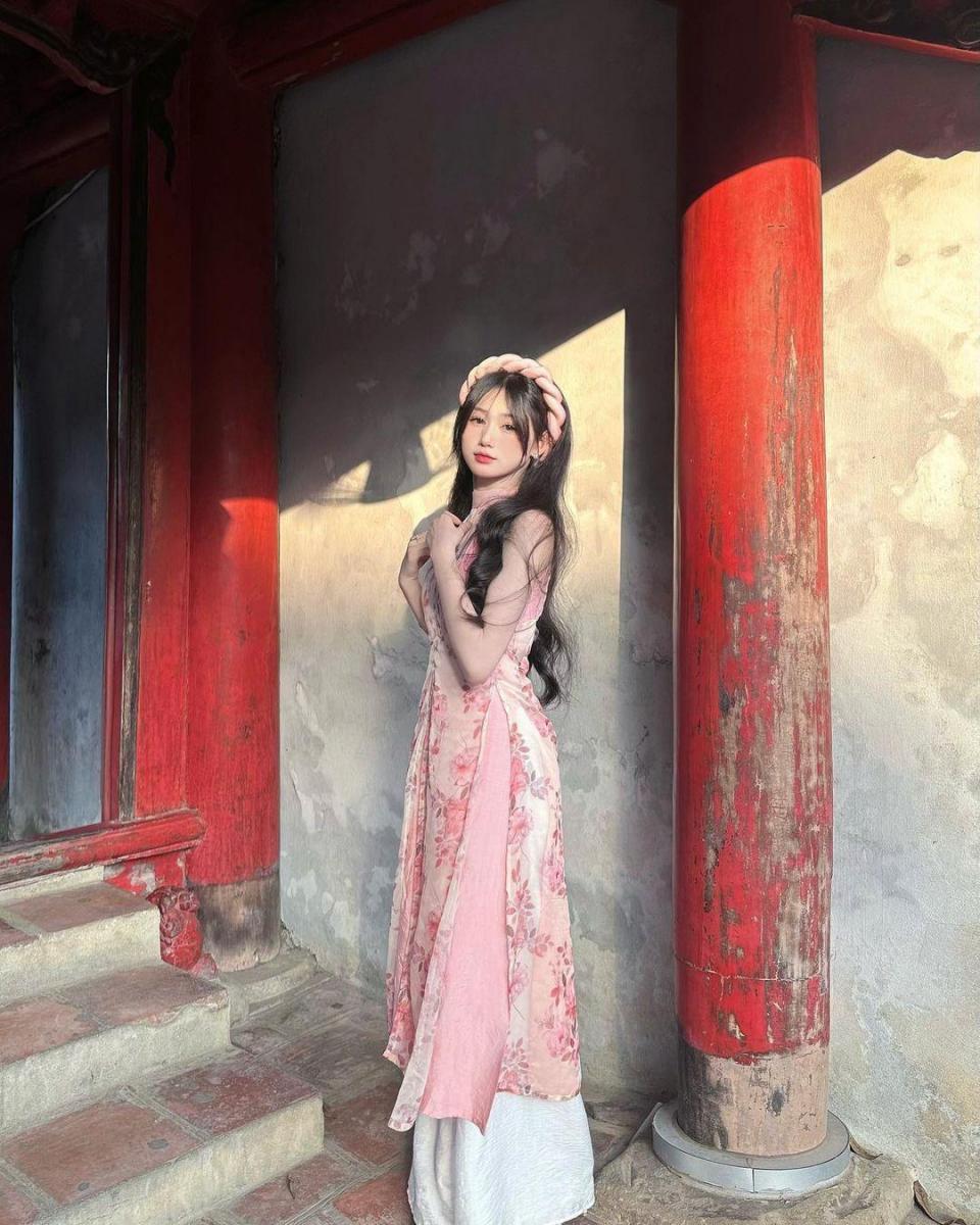 Gái xinh ko mặc quần áo sexy, vú gái đẹp