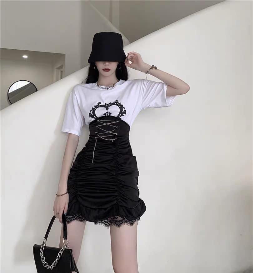 Ảnh gái xinh không mặc quần áo trong bộ trang phục cosplay