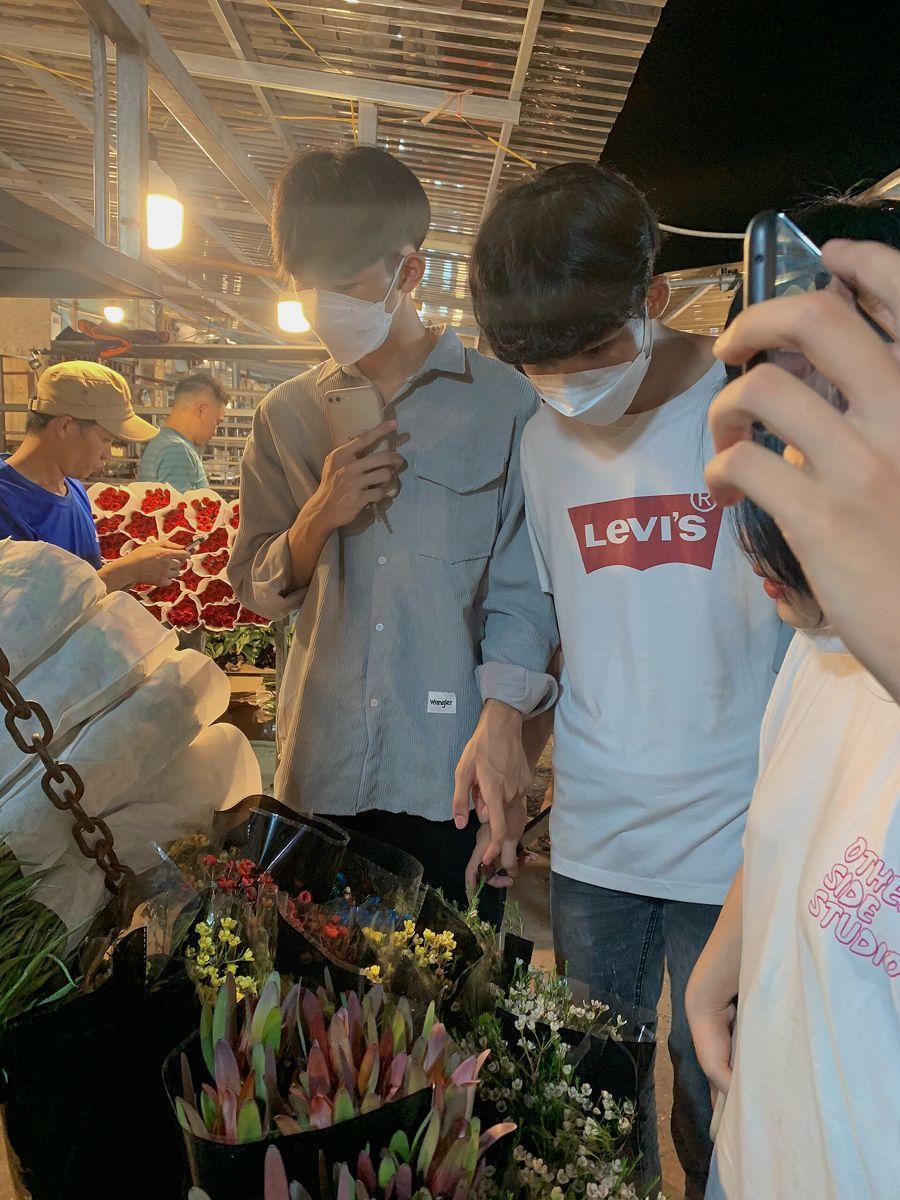 Ảnh gái xinh mặc quần bò sát và quần lót