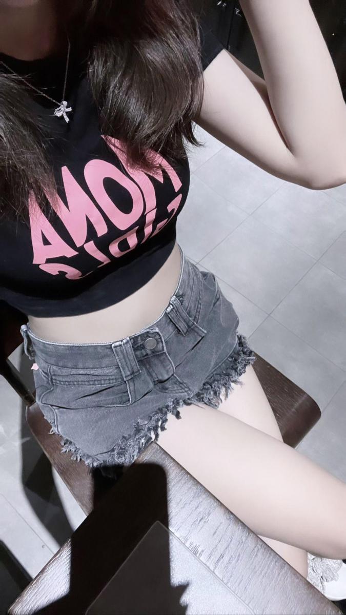 Gái Xinh Mặc Quần Bò