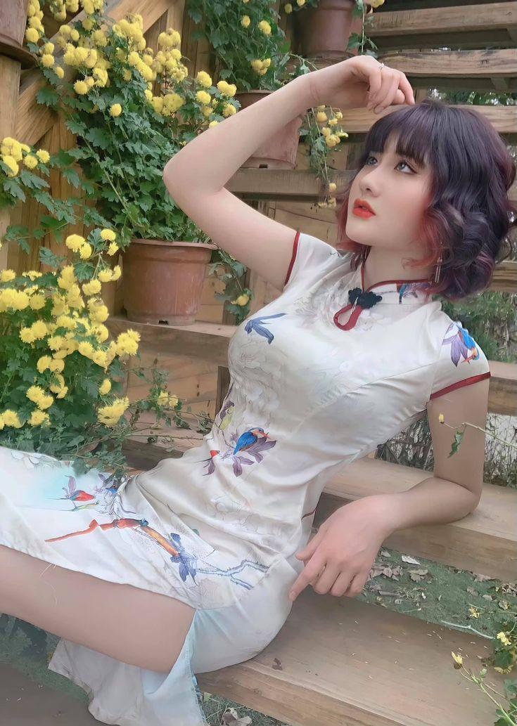 Hình ảnh cô gái xinh đẹp với ngực to sắc đẹp