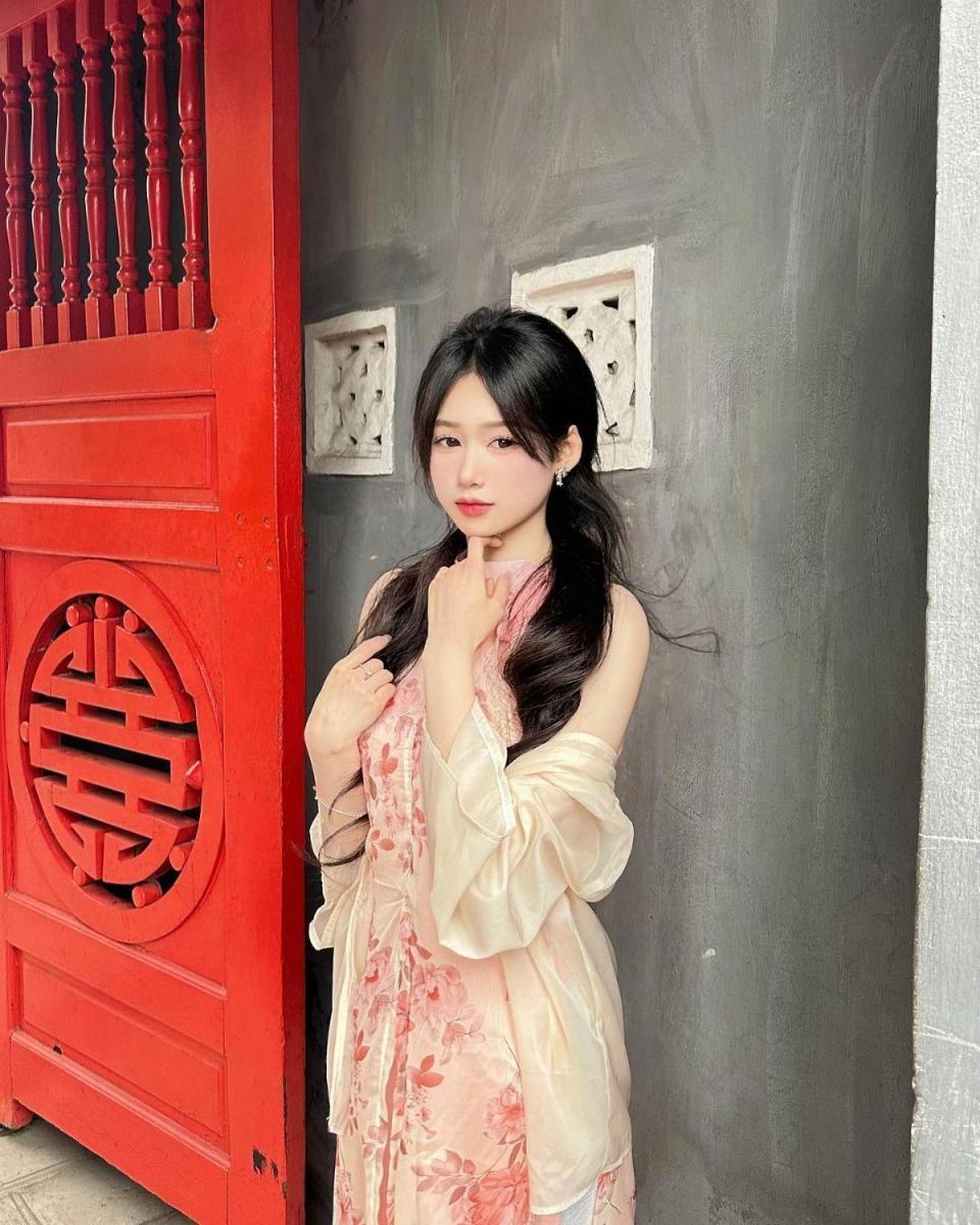 Hình ảnh cô gái xinh đẹp trong thời trang sexy
