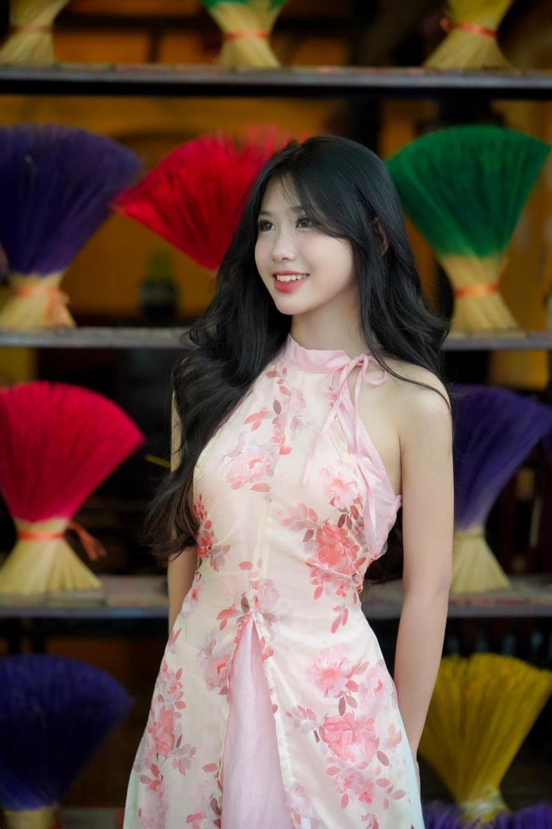 Ảnh những cô gái xinh đẹp với sắc đẹp rực rỡ