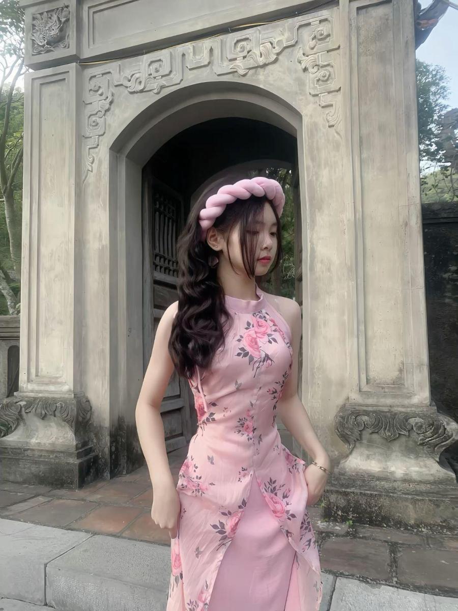 Ảnh gái xinh mặc đồ ngủ đẹp rực rỡ