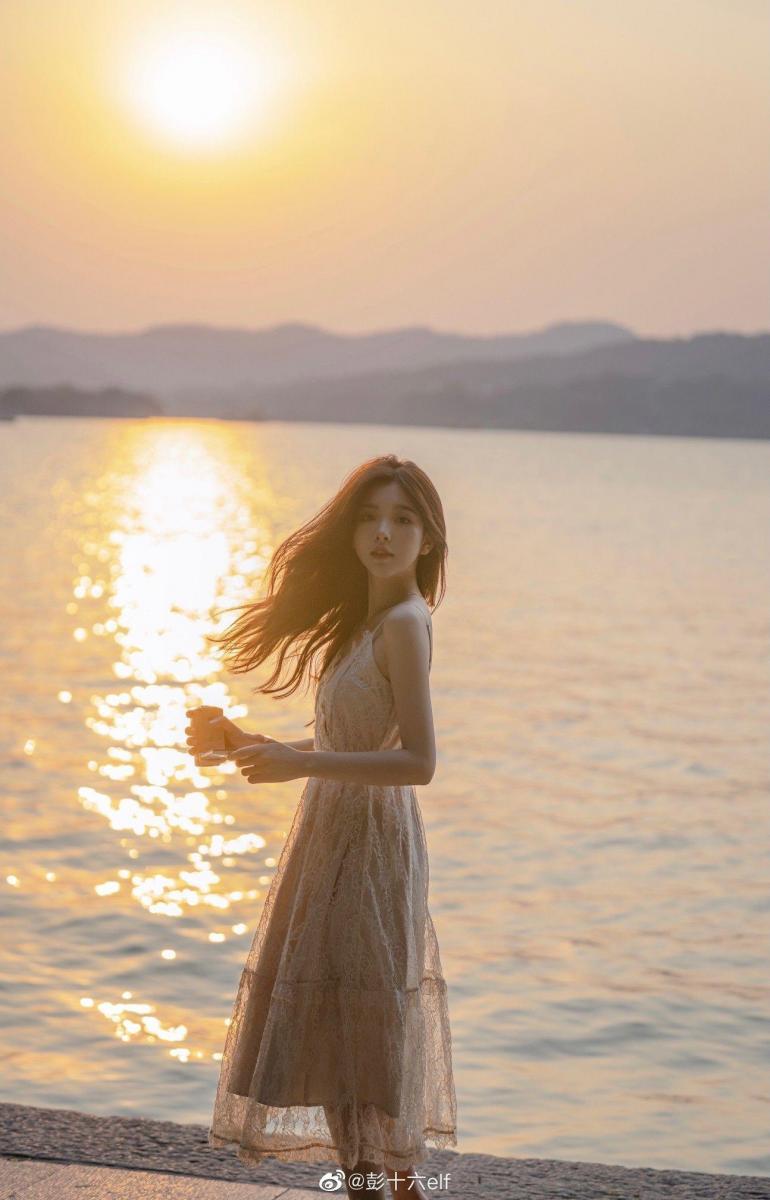 Ảnh gái xinh ngực to đẹp thời trang