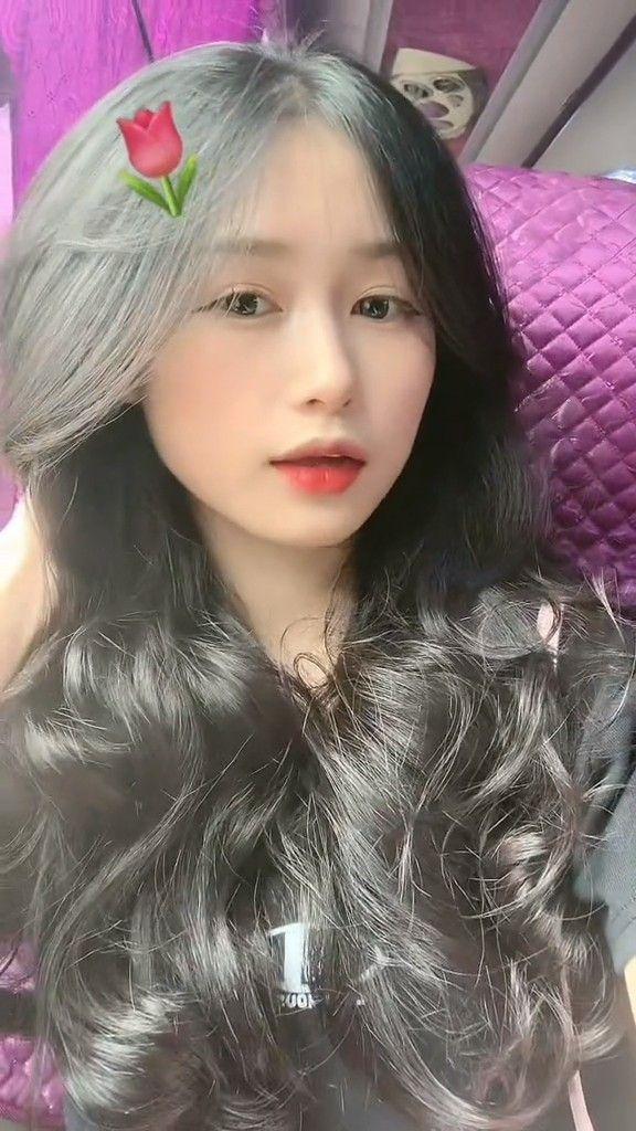 Gái đẹp sexy với sắc đẹp lộng lẫy