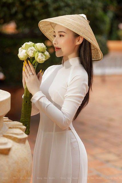 Hình gái xinh k8 với vú gai đẹp và sắc đẹp mu dôi đầu