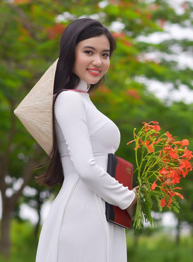 Gái xinh ngực đẹp trong bộ sưu tập thời trang