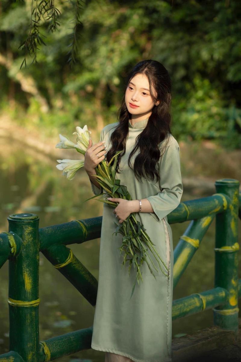 Ảnh gái xinh đẹp trong thời trang đầm