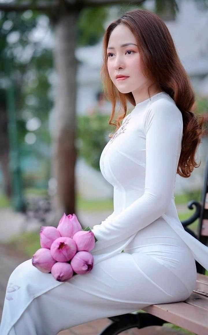 Ảnh gái xinh đi chơi, ngực to sắc đẹp thời trang