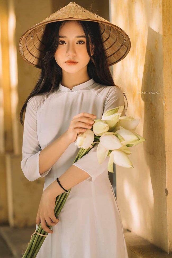 Gái xinh mặc áo dài đẹp trong bộ sưu tập thời trang