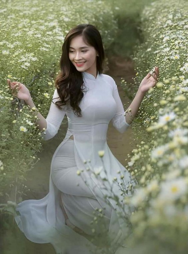 Gái Xinh Ngực To Đẹp Thời Trang Đầm