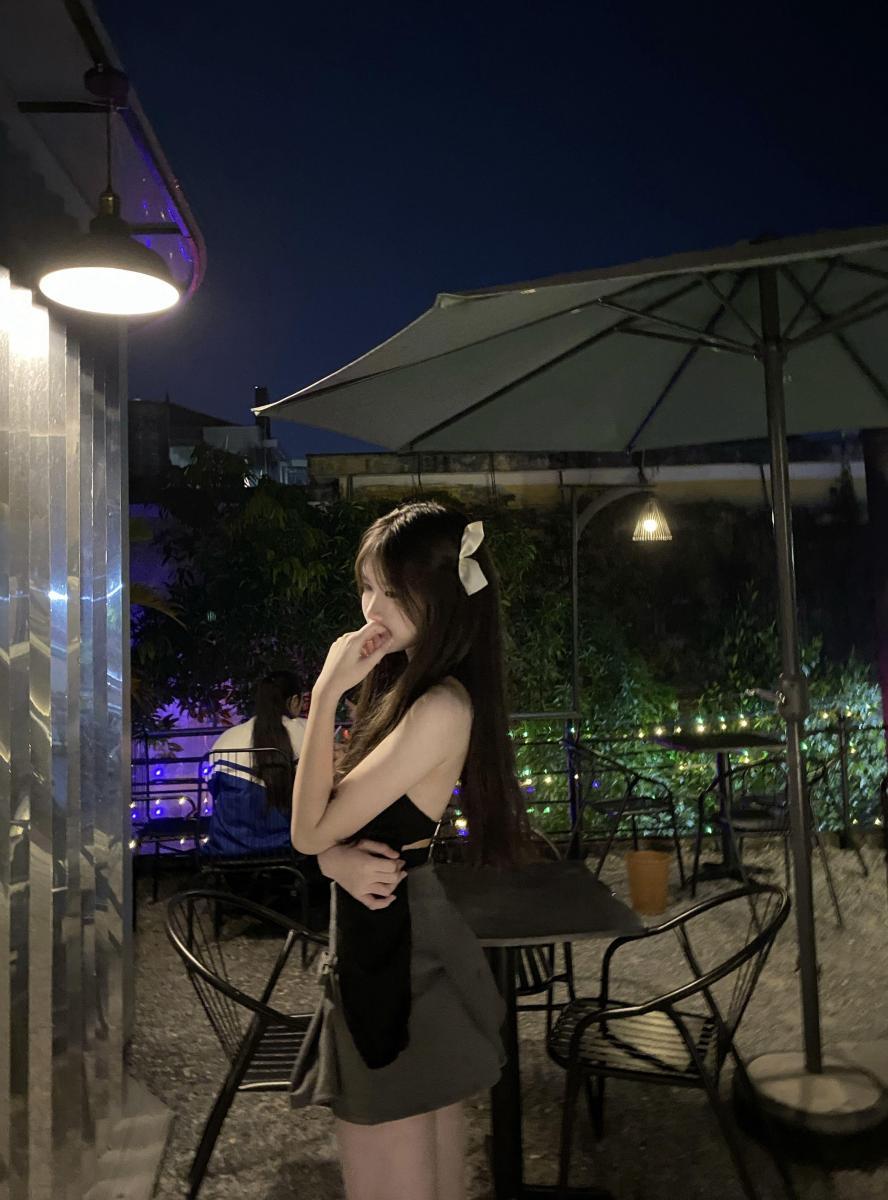 Hình nền đẹp gái xinh - Ngực to sắc đẹp thời trang
