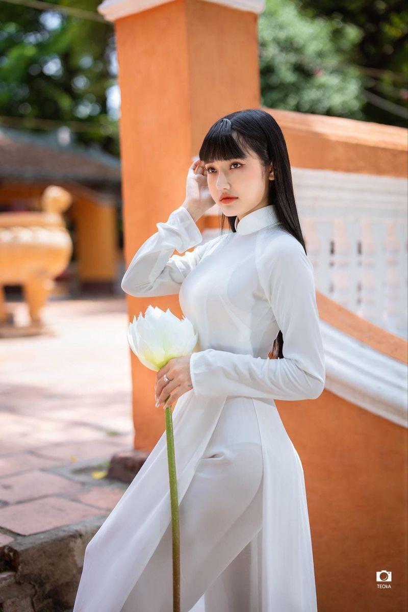 Gái xinh ngực đẹp trong thời trang thật lung linh