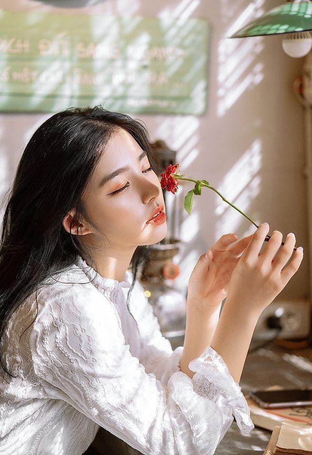 Ảnh gái xinh hot với ngực to và tóc đen hồng