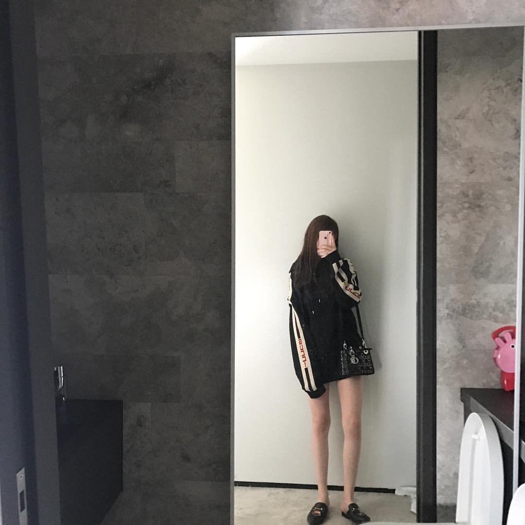 Gái Xinh Hàn Đẹp Ngực To Tại Sân Nhà