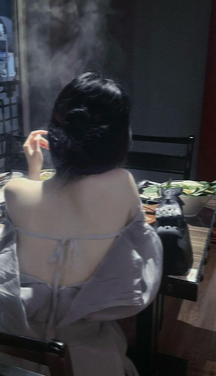 Gái xinh tắm suối - Hình gái xinh tắm đẹp