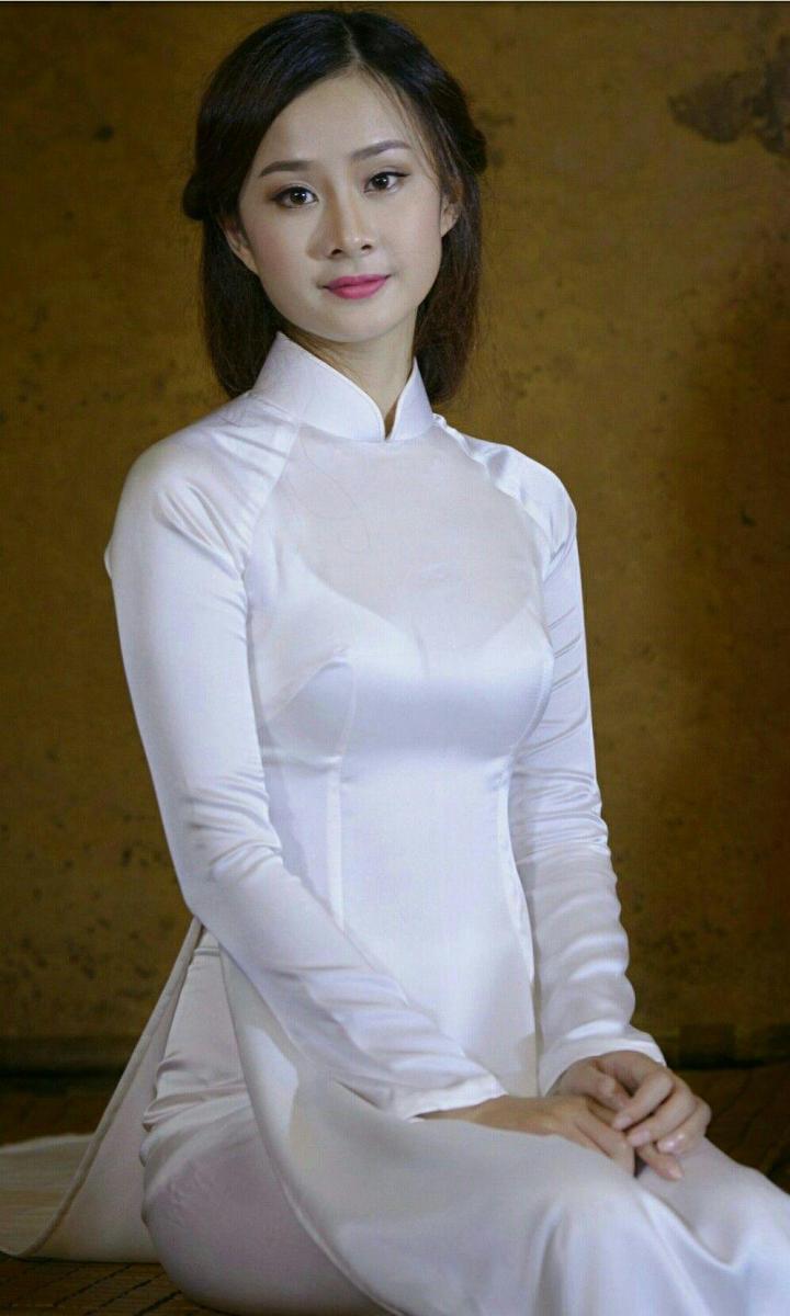 Ảnh gái xinh tây mặc áo ngực to