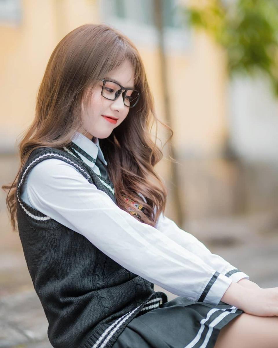 Hình ảnh những cô gái xinh đẹp trong áo sắc màu