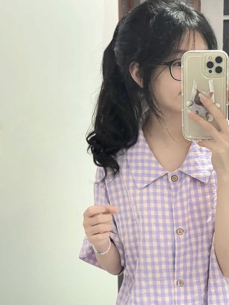 Ảnh cô gái cute đeo kính trong bộ bikini xinh đẹp