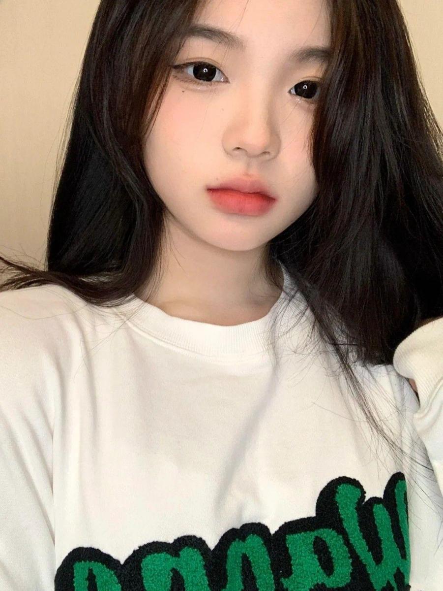 Ảnh gái xinh cute trong áo lông mới