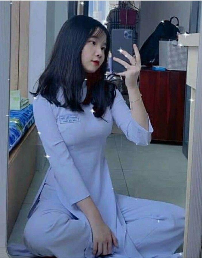Ảnh gái xinh khoe ngực trong áo ngủ đẹp