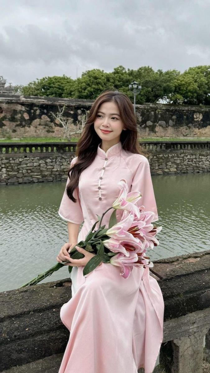 Gái xinh bự to trong áo sắc đẹp đầm xinh