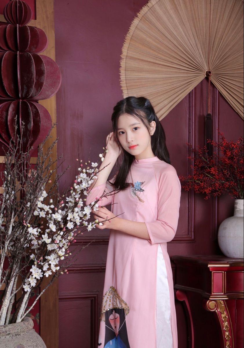 Ảnh gái xinh lọt khe, áo sơ mi trắng đẹp